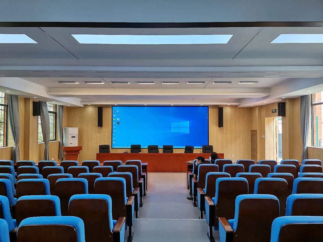 湖南長(zhǎng)沙梨塘小學(xué)報(bào)告廳